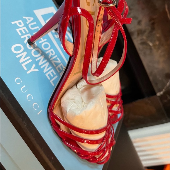 Gucci Vernice Crystal Sandal! - Picture 9 of 10